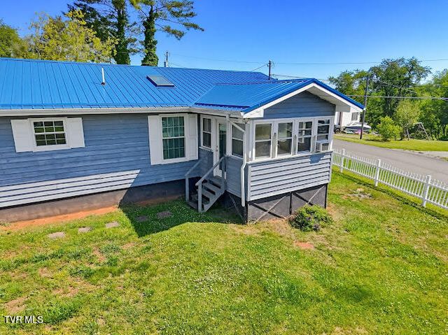 11 Hankins Lane, Castlewood, VA 24224