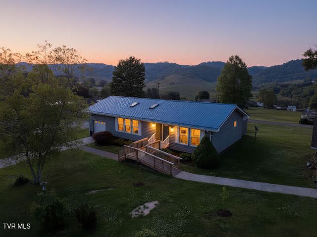 11 Hankins Lane, Castlewood, VA 24224