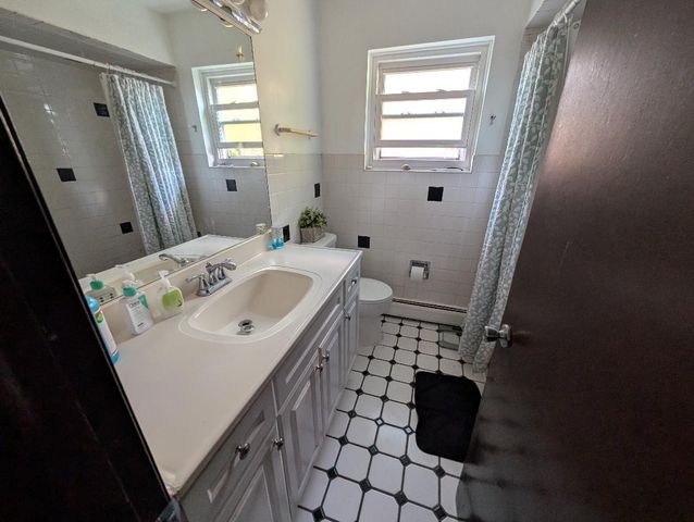 4420 VERNON Avenue, Brookfield, IL 60513