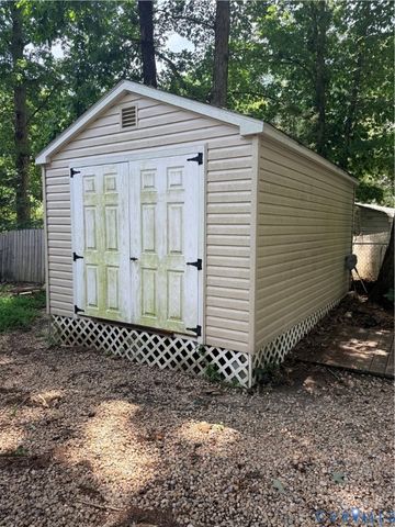 13613 Bundle Rd, Chesterfield, VA 23838