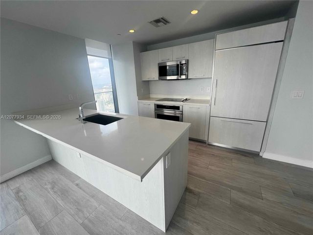 45 SW 9th Street 3703, Miami, FL 33130