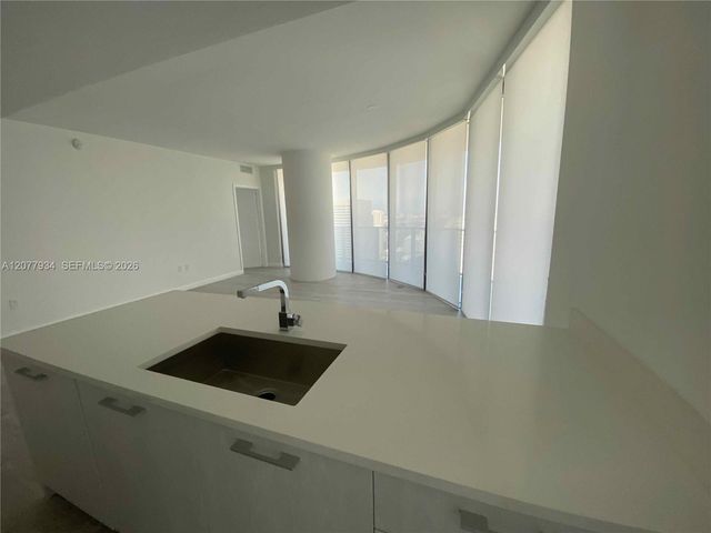 45 SW 9th Street 3703, Miami, FL 33130