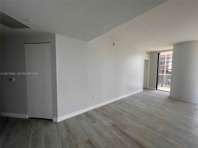 45 SW 9th Street 3703, Miami, FL 33130