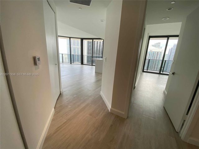 45 SW 9th Street 3703, Miami, FL 33130