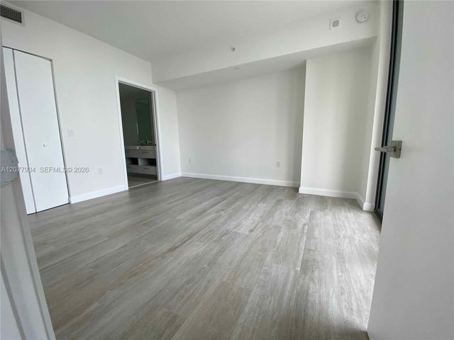 45 SW 9th Street 3703, Miami, FL 33130