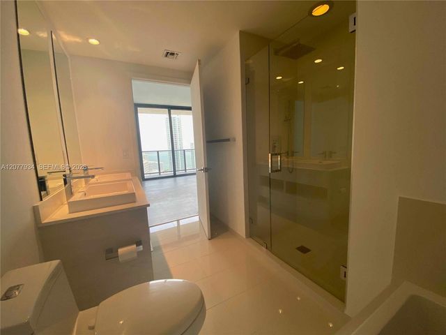45 SW 9th Street 3703, Miami, FL 33130
