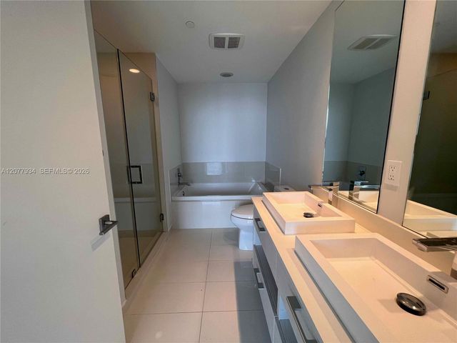 45 SW 9th Street 3703, Miami, FL 33130