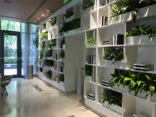 45 SW 9th Street 3703, Miami, FL 33130