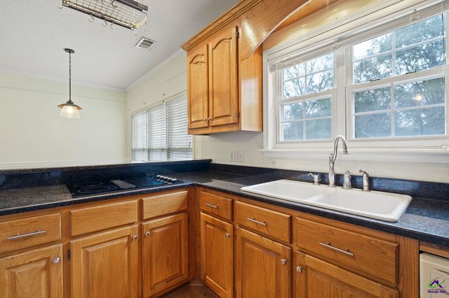 101 Wexford Circle, Bonaire, GA 31005