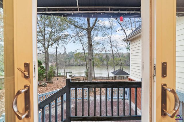 101 Wexford Circle, Bonaire, GA 31005