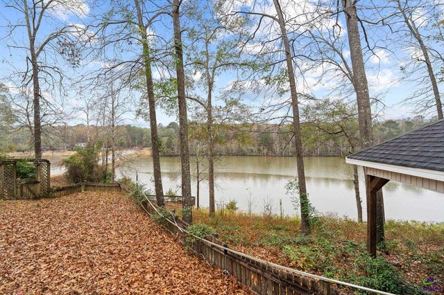 101 Wexford Circle, Bonaire, GA 31005