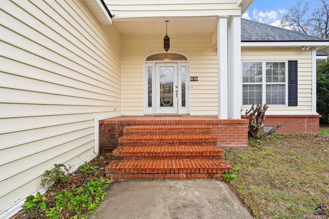 101 Wexford Circle, Bonaire, GA 31005