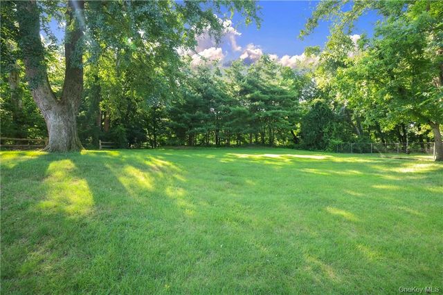 261 Fox Meadow Road, Scarsdale, NY 10583