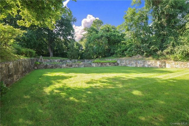 261 Fox Meadow Road, Scarsdale, NY 10583