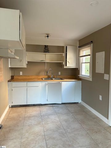 8 W 8th Street, Greenville, SC 29611