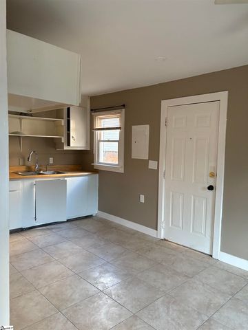 8 W 8th Street, Greenville, SC 29611