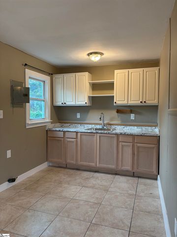 8 W 8th Street, Greenville, SC 29611