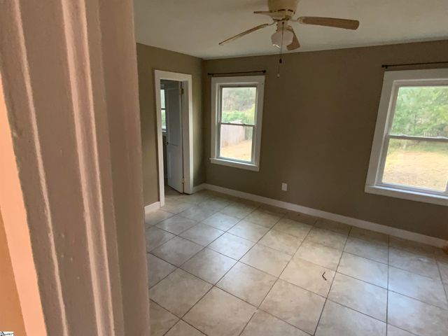 8 W 8th Street, Greenville, SC 29611