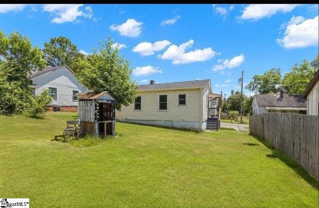 8 W 8th Street, Greenville, SC 29611