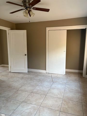 8 W 8th Street, Greenville, SC 29611