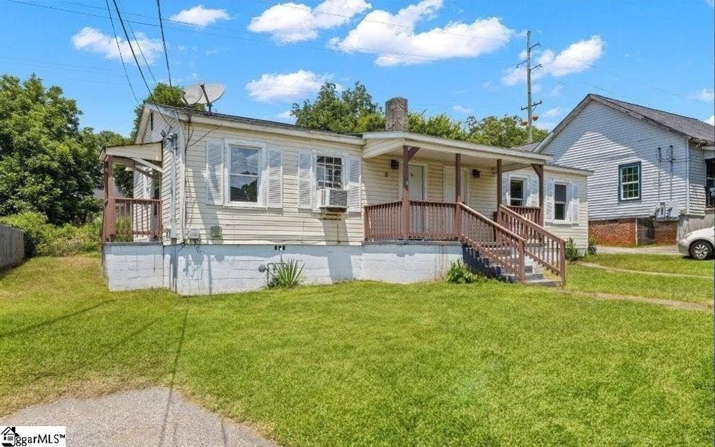 8 W 8th Street, Greenville, SC 29611