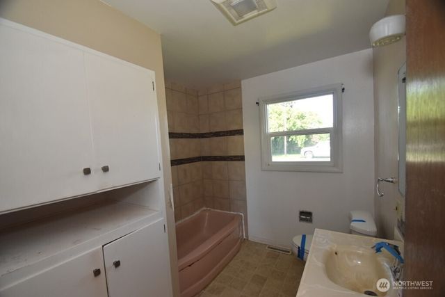 614 S Pine Street, Burlington, WA 98233