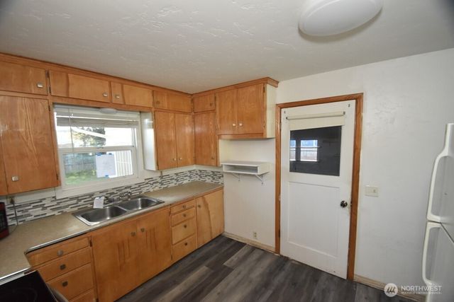 614 S Pine Street, Burlington, WA 98233