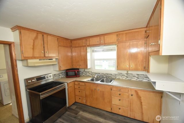 614 S Pine Street, Burlington, WA 98233