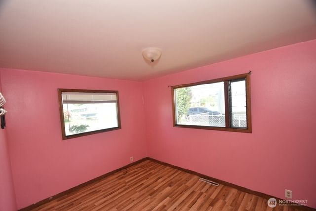 614 S Pine Street, Burlington, WA 98233