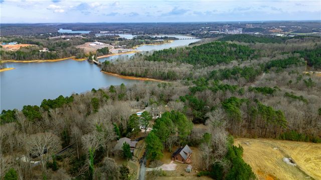 647 Windy Oaks Lane, Seneca, SC 29678