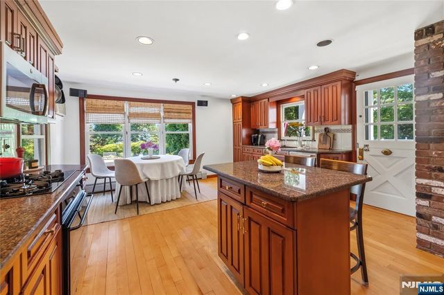 16 Pascack Road, Woodcliff Lake, NJ 07677