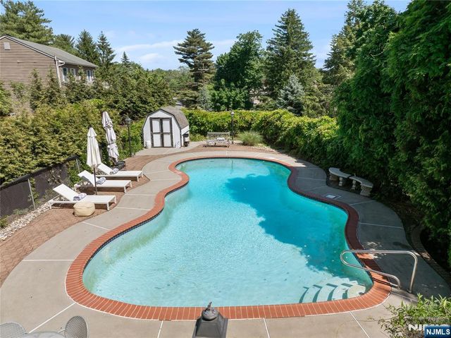 16 Pascack Road, Woodcliff Lake, NJ 07677
