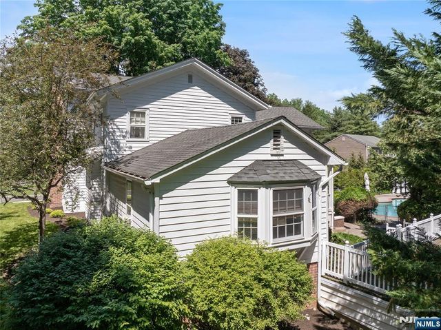 16 Pascack Road, Woodcliff Lake, NJ 07677