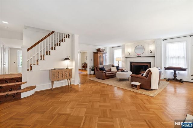 16 Pascack Road, Woodcliff Lake, NJ 07677