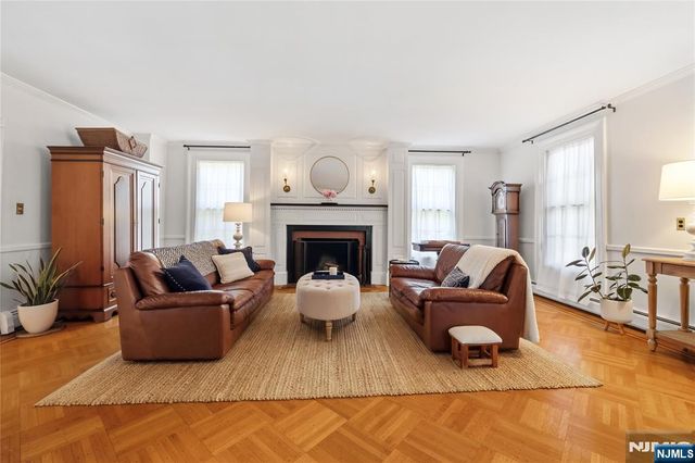 16 Pascack Road, Woodcliff Lake, NJ 07677
