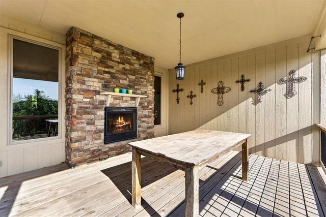 22785 S Renner Road, Spring Hill, KS 66083
