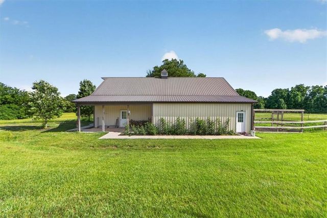22785 S Renner Road, Spring Hill, KS 66083
