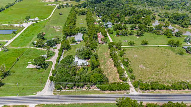 7821 N State Highway 34, Oak Ridge, TX 75161