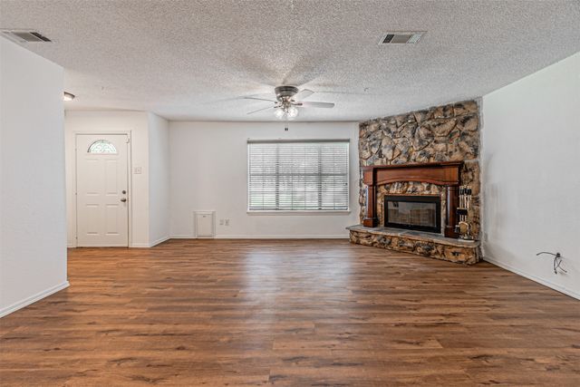7821 N State Highway 34, Oak Ridge, TX 75161