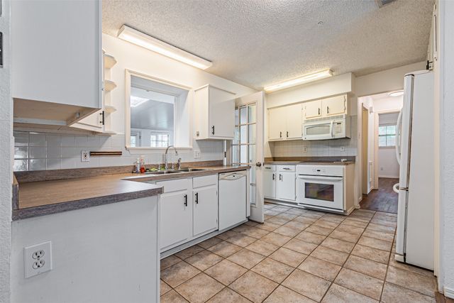 7821 N State Highway 34, Oak Ridge, TX 75161