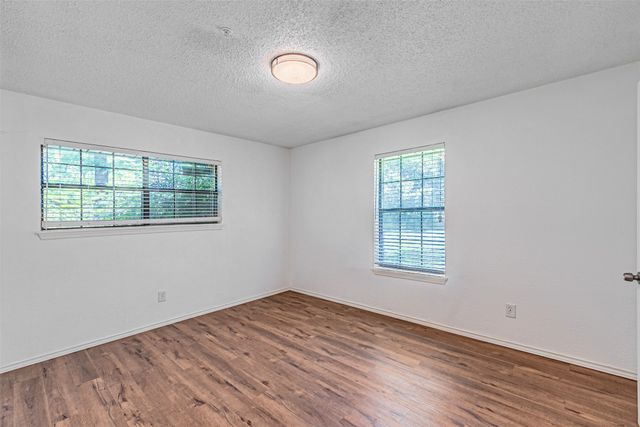 7821 N State Highway 34, Oak Ridge, TX 75161