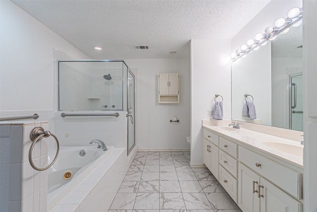 7821 N State Highway 34, Oak Ridge, TX 75161