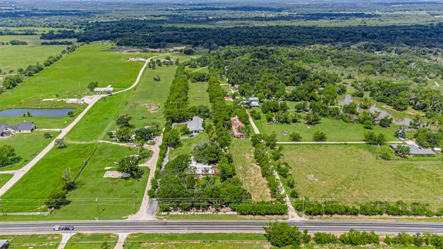 7821 N State Highway 34, Oak Ridge, TX 75161