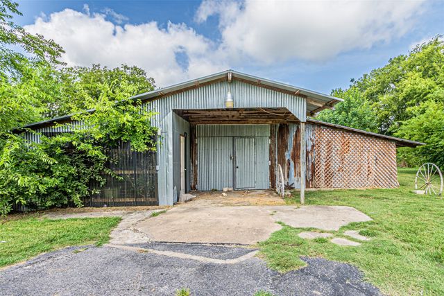 7821 N State Highway 34, Oak Ridge, TX 75161