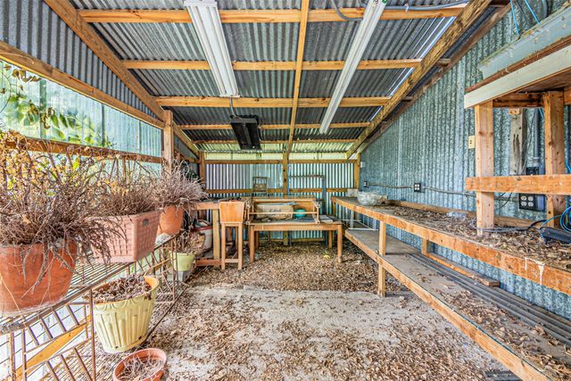 7821 N State Highway 34, Oak Ridge, TX 75161