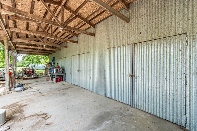 7821 N State Highway 34, Oak Ridge, TX 75161