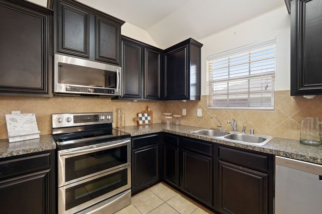 104 Holly Street, Waxahachie, TX 75165