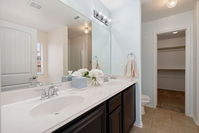 104 Holly Street, Waxahachie, TX 75165