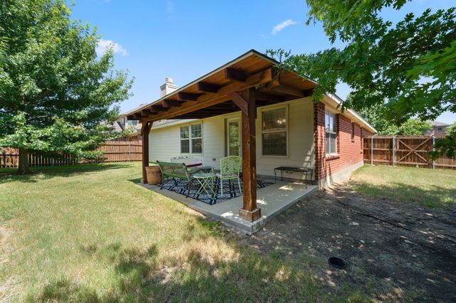104 Holly Street, Waxahachie, TX 75165