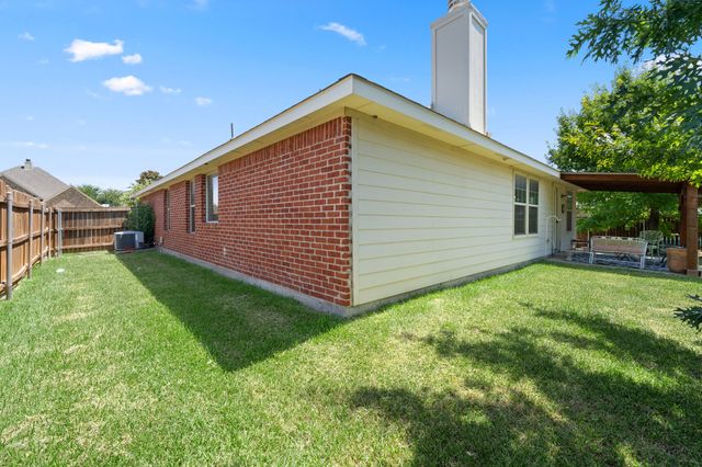 104 Holly Street, Waxahachie, TX 75165